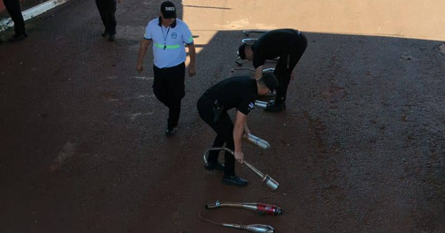 Destruyeron 32 escapes ilegales para reducir ruidos molestos