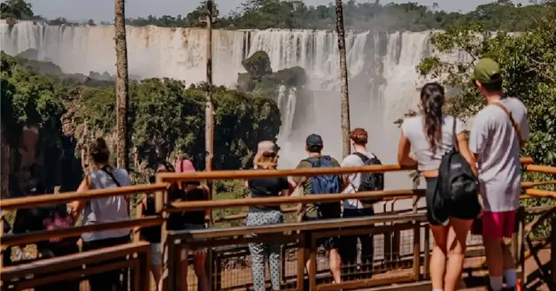 Turistas récord pero con menor gasto: así se movió el país en el feriado de San Martín